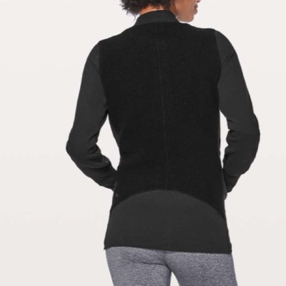 Lululemon STAND OUT SHERPA Black Zip-Up Jacket. Size 4. Unique. Warm - Picture 9 of 10